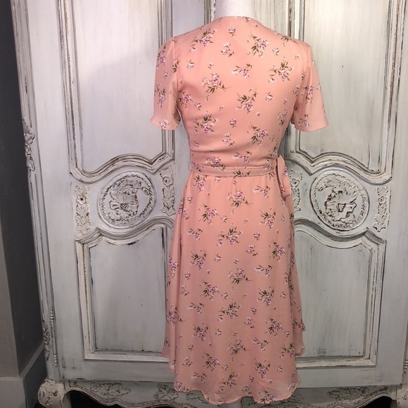 Lulus Split Short Sleeve Peach Floral True Wrap Dress Size XS - Picture 7 of 10